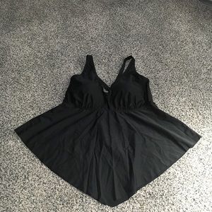 Torrid Swim Tankini Top Size 2 Black Adjustable Crisscrossed Or Straight Straps